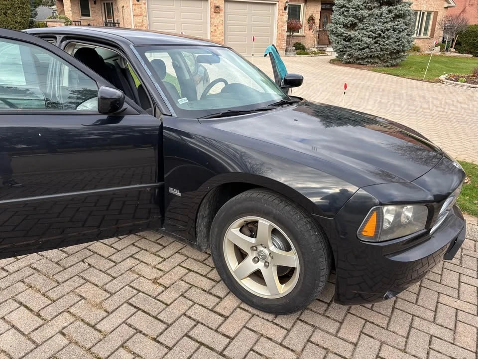 2010 Dodge Charger 6th Gen - Image 2 of 4