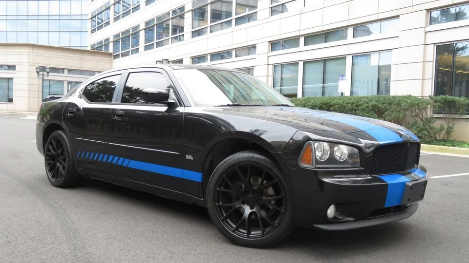 2010 Dodge Charger 6th Gen - Image 2 of 4