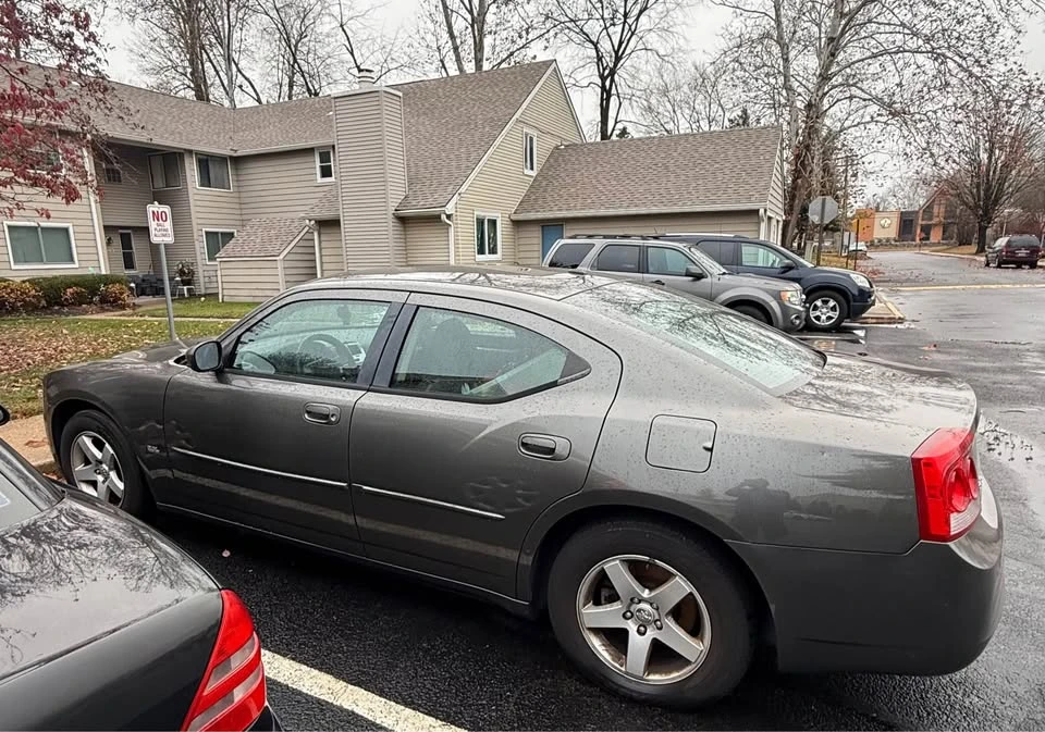 2010 Dodge Charger 6th Gen - Image 4 of 4