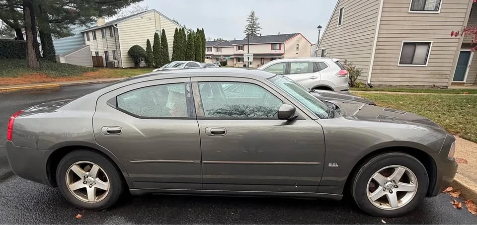 2010 Dodge Charger 6th Gen - Image 3 of 4