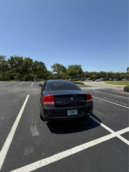 2010 Dodge Charger 6th Gen - Image 4 of 4
