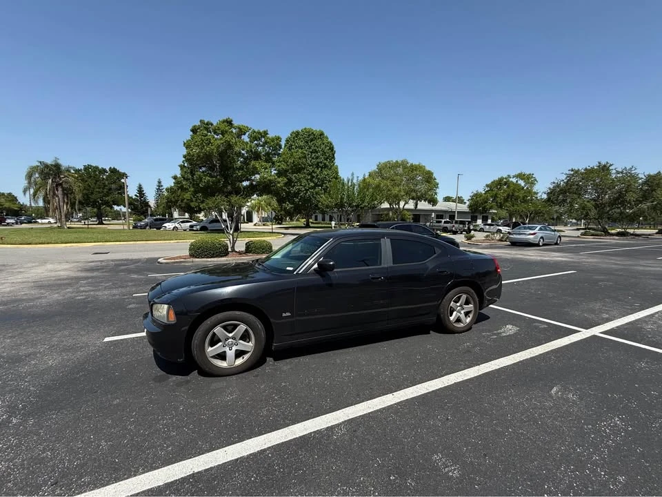 2010 Dodge Charger 6th Gen - Image 2 of 4
