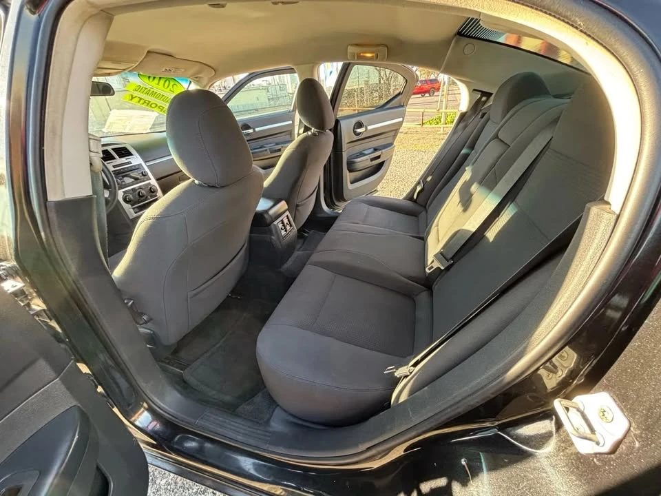 2010 Dodge Charger 6th Gen - Image 10 of 12
