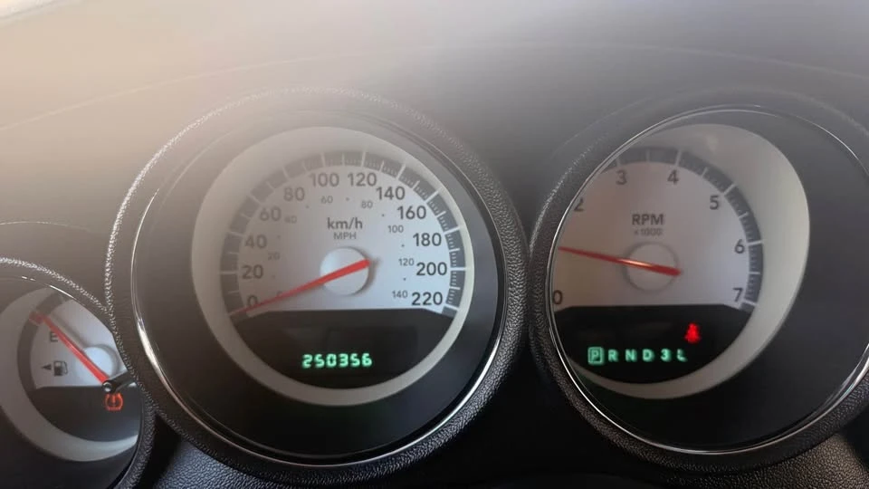 2010 Dodge Charger 6th Gen - Image 9 of 11
