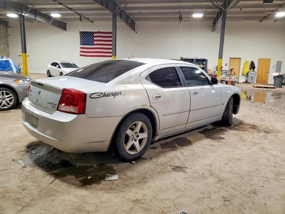 2010 Dodge Charger 6th Gen - Image 2 of 12