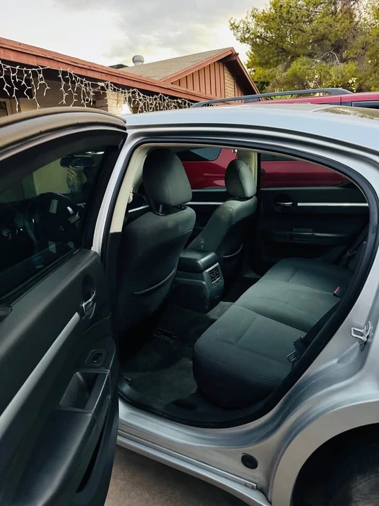 2010 Dodge Charger 6th Gen - Image 6 of 7