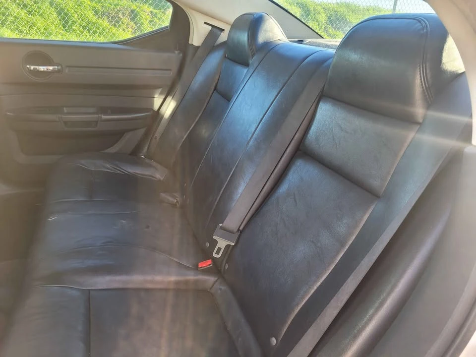 2010 Dodge Charger 6th Gen - Image 4 of 8