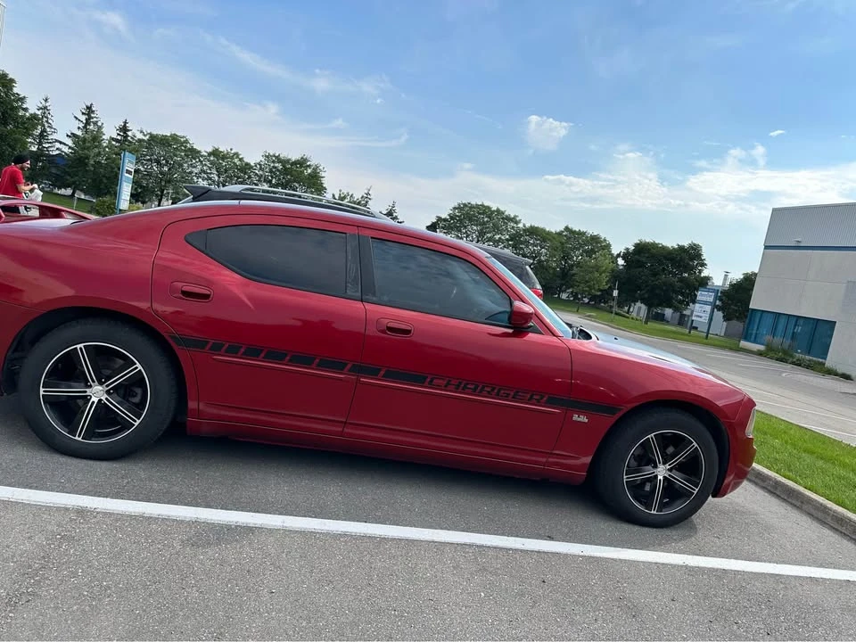 2010 Dodge Charger 6th Gen - Image 9 of 13
