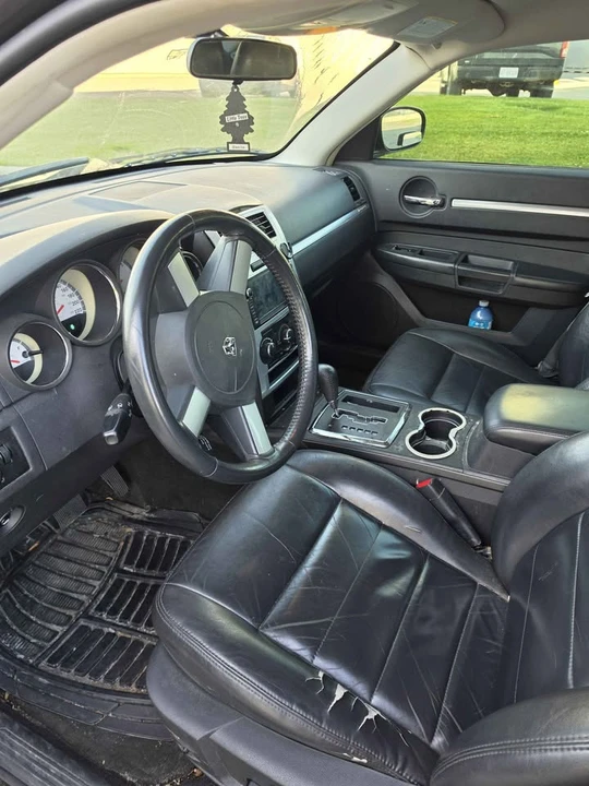 2010 Dodge Charger 6th Gen - Image 6 of 10