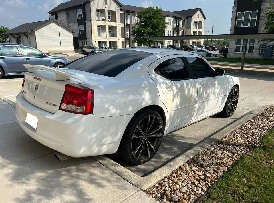2010 Dodge Charger 6th Gen - Image 2 of 5