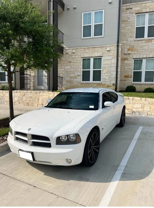 2010 Dodge Charger 6th Gen - Image 3 of 5