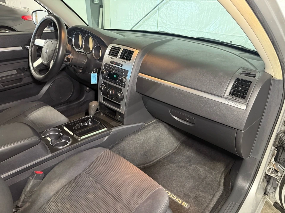 2010 Dodge Charger 6th Gen - Image 18 of 21