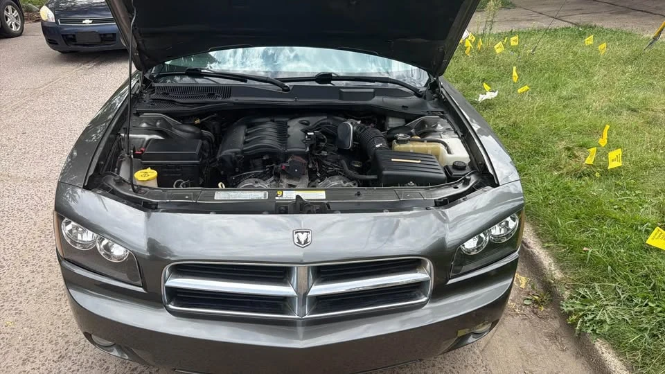 2010 Dodge Charger 6th Gen - Image 5 of 12