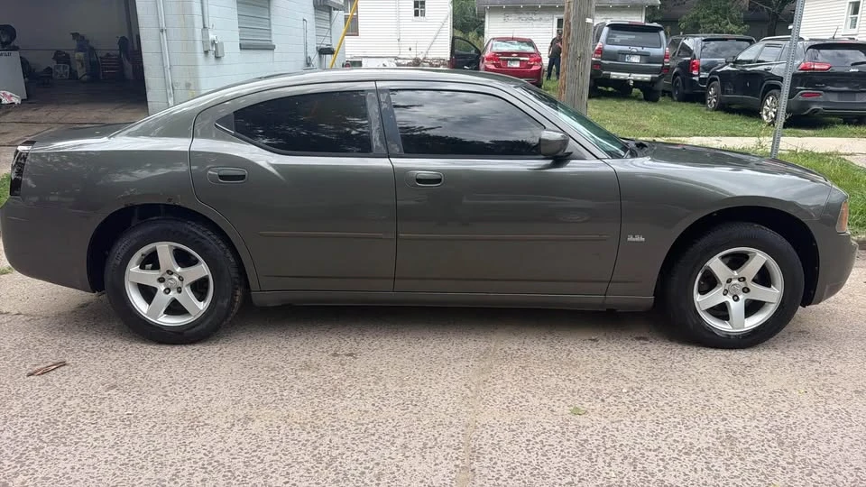 2010 Dodge Charger 6th Gen - Image 10 of 12
