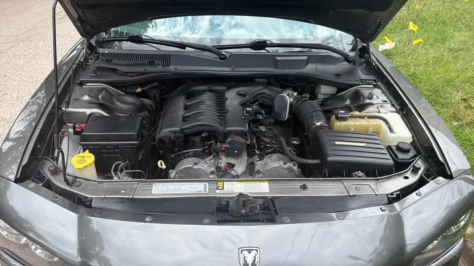 2010 Dodge Charger 6th Gen - Image 4 of 12