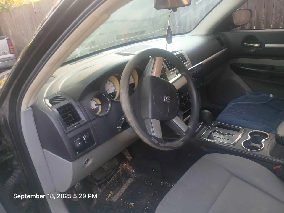 2010 Dodge Charger 6th Gen - Image 2 of 3