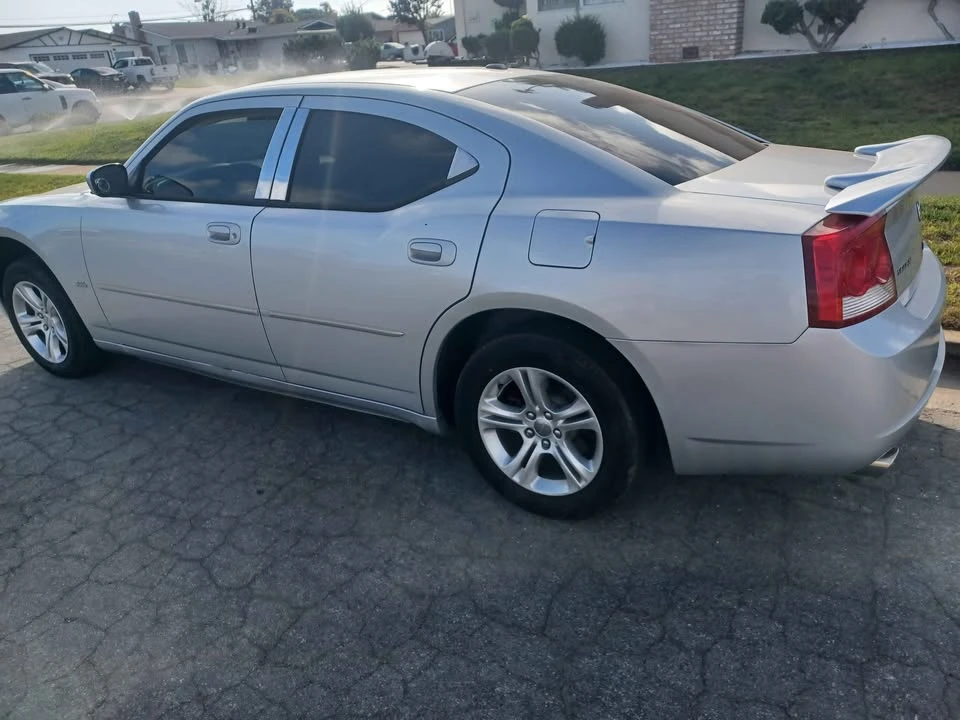 2010 Dodge Charger 6th Gen - Image 4 of 9