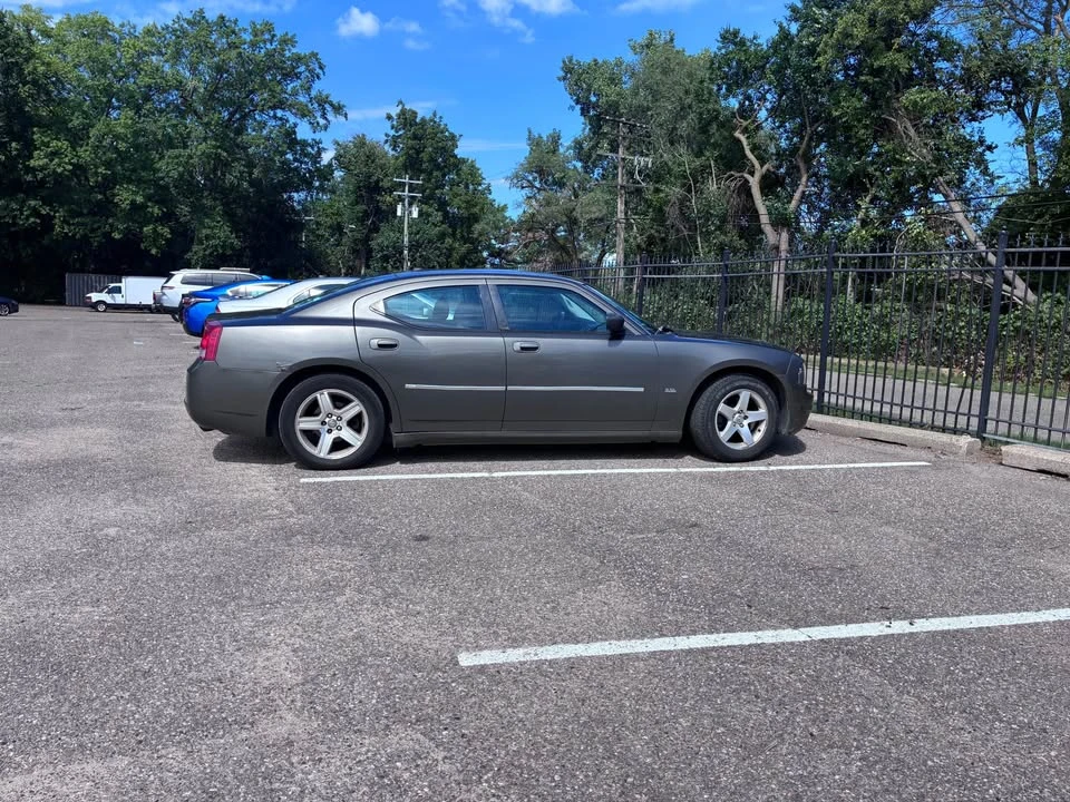 2010 Dodge Charger 6th Gen - Image 5 of 5