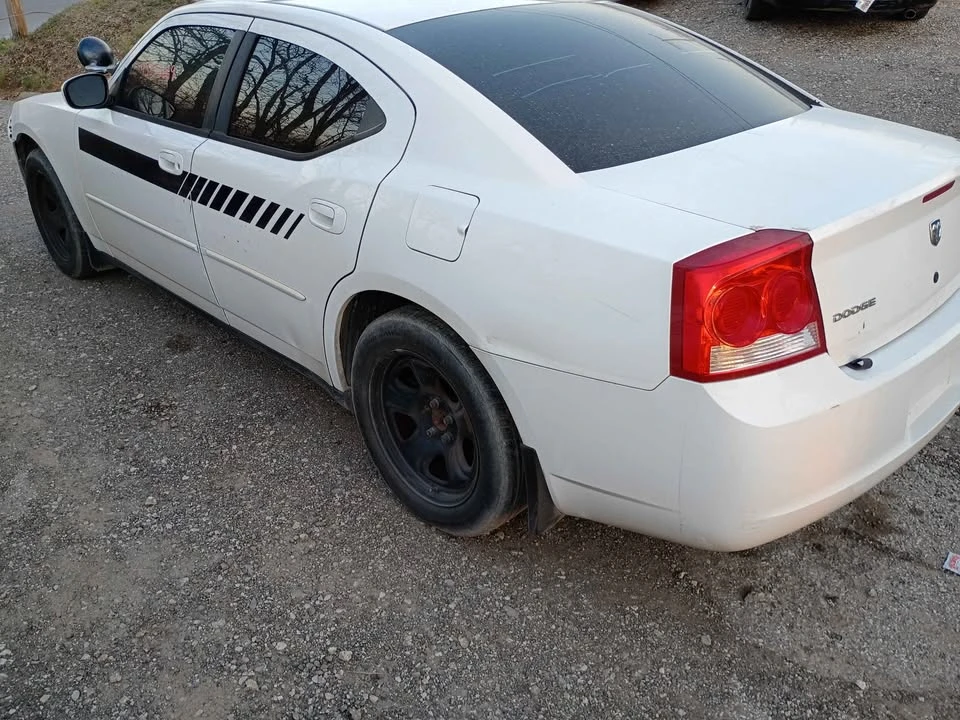 2010 Dodge Charger 6th Gen - Image 4 of 9