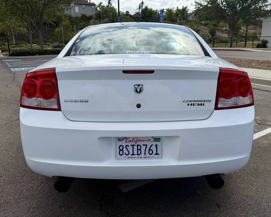 2010 Dodge Charger 6th Gen - Image 4 of 19