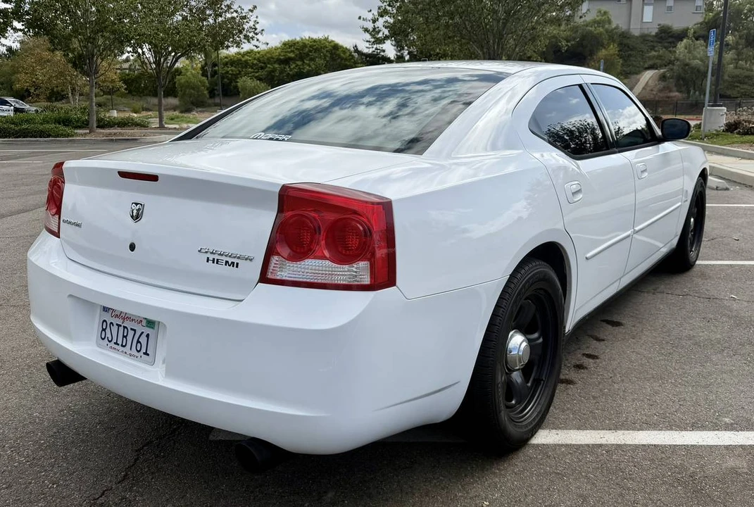 2010 Dodge Charger 6th Gen - Image 5 of 19