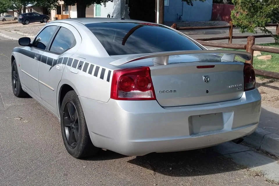 2010 Dodge Charger 6th Gen - Image 3 of 6