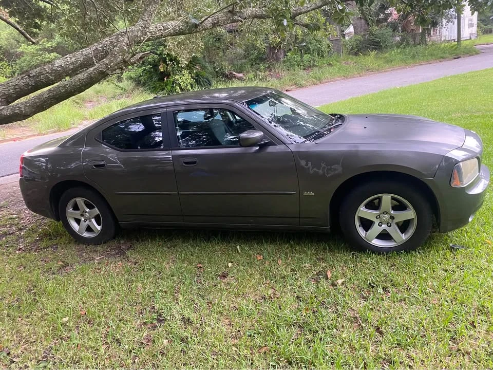2010 Dodge Charger 6th Gen - Image 2 of 3