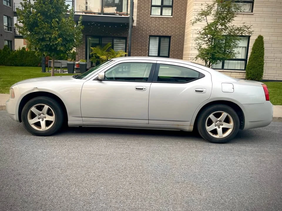 2010 Dodge Charger 6th Gen - Image 2 of 5