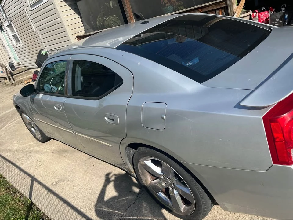 2010 Dodge Charger 6th Gen - Image 9 of 11
