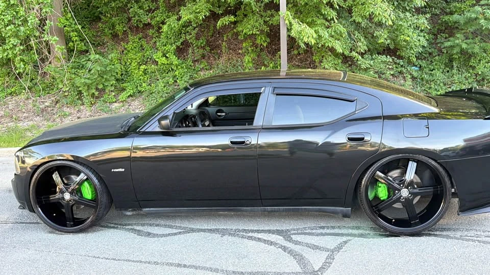2010 Dodge Charger 6th Gen - Image 12 of 13