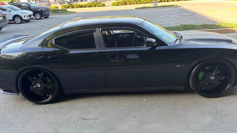 2010 Dodge Charger 6th Gen - Image 9 of 13