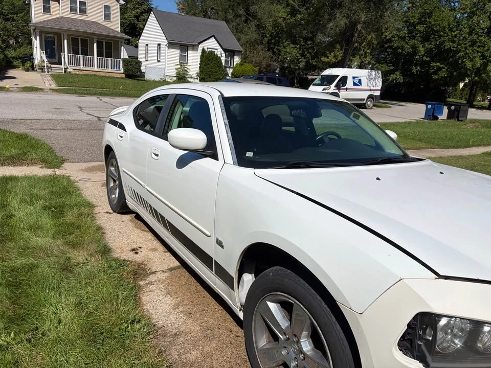 2010 Dodge Charger 6th Gen - Image 6 of 6