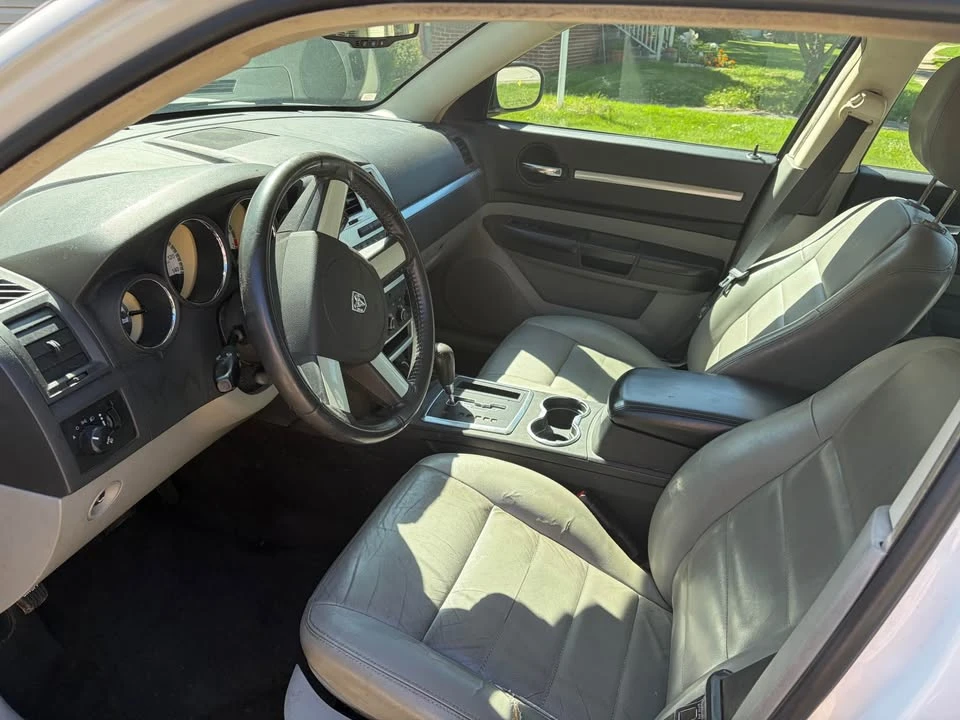 2010 Dodge Charger 6th Gen - Image 5 of 6