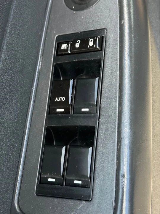 2010 Dodge Charger 6th Gen - Image 8 of 8