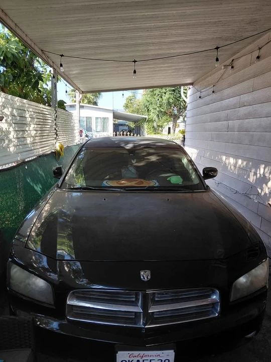2010 Dodge Charger 6th Gen - Image 2 of 4