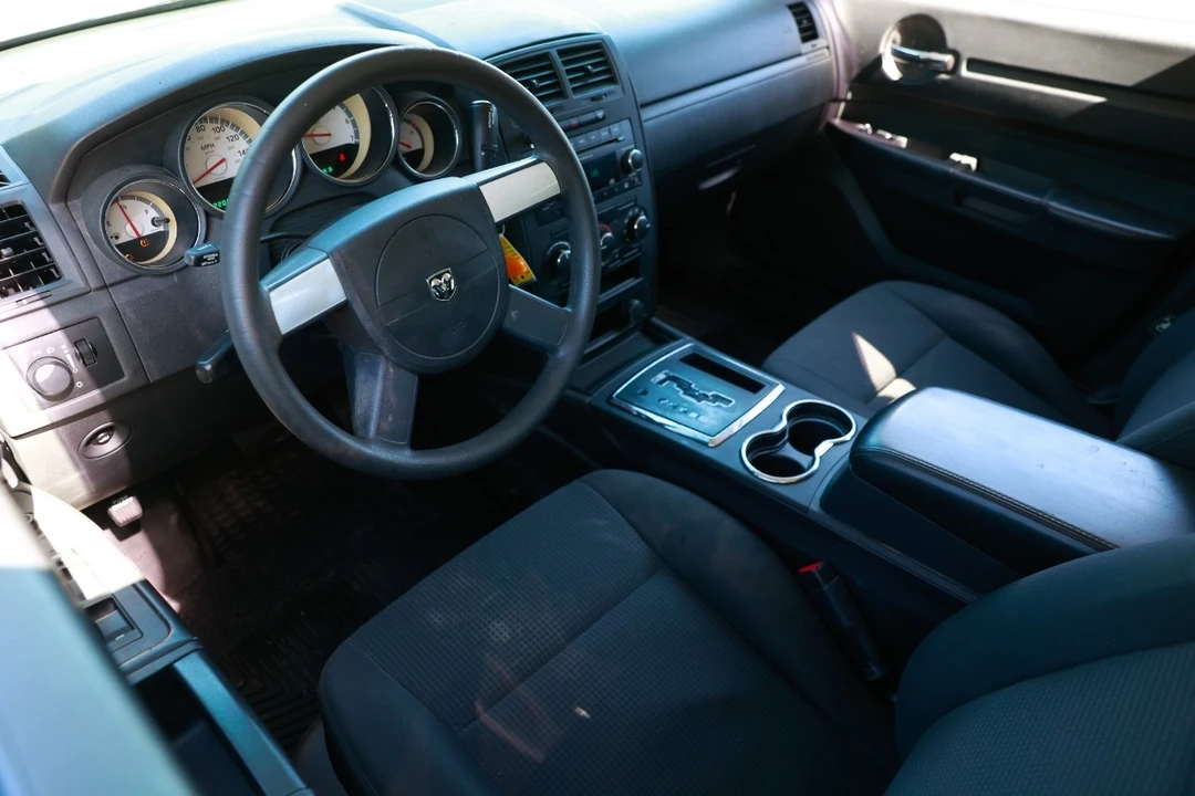 2010 Dodge Charger 6th Gen - Image 4 of 12