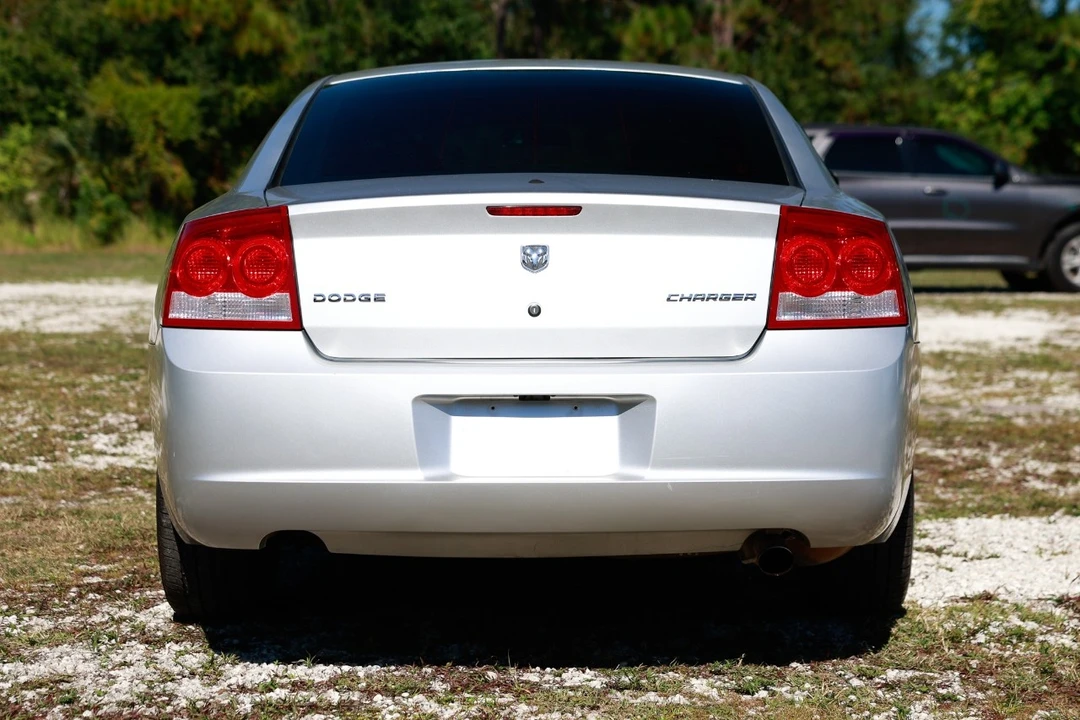 2010 Dodge Charger 6th Gen - Image 7 of 12