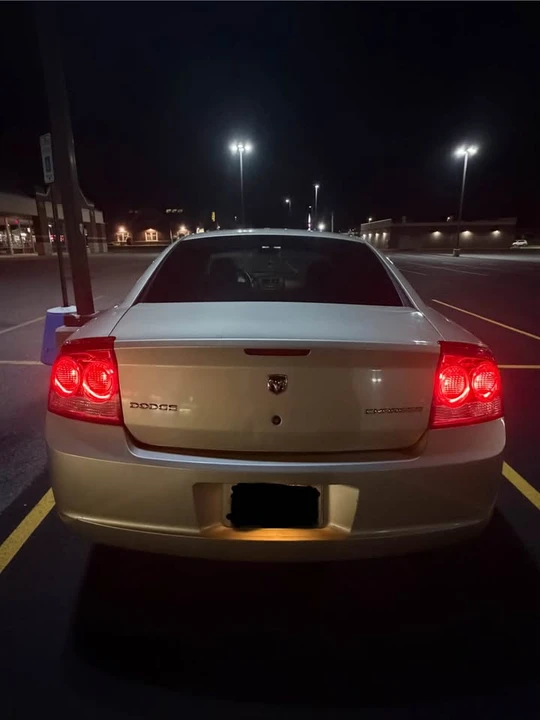 2010 Dodge Charger 6th Gen - Image 4 of 10