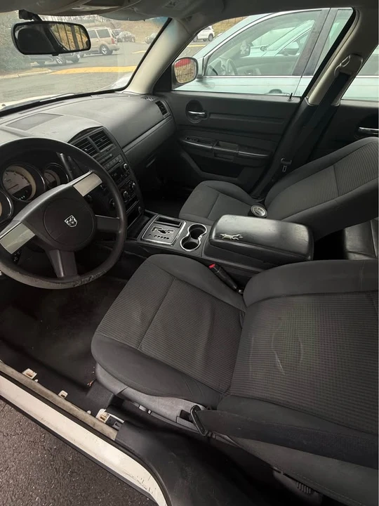 2010 Dodge Charger 6th Gen - Image 6 of 10