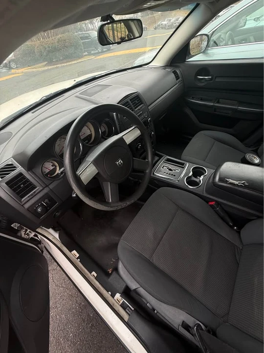 2010 Dodge Charger 6th Gen - Image 7 of 10