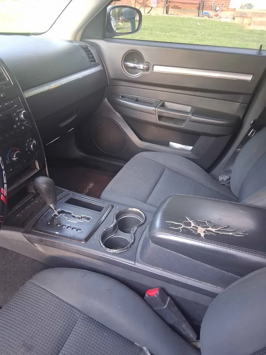 2010 Dodge Charger 6th Gen - Image 2 of 16