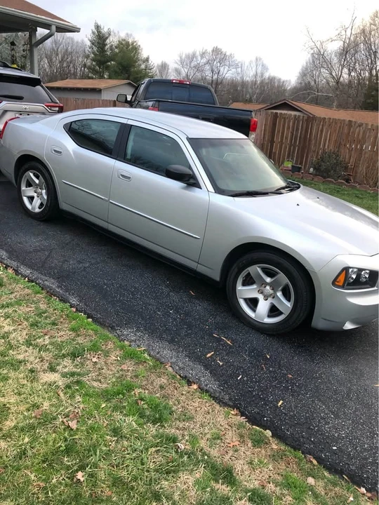 2010 Dodge Charger 6th Gen - Image 2 of 2