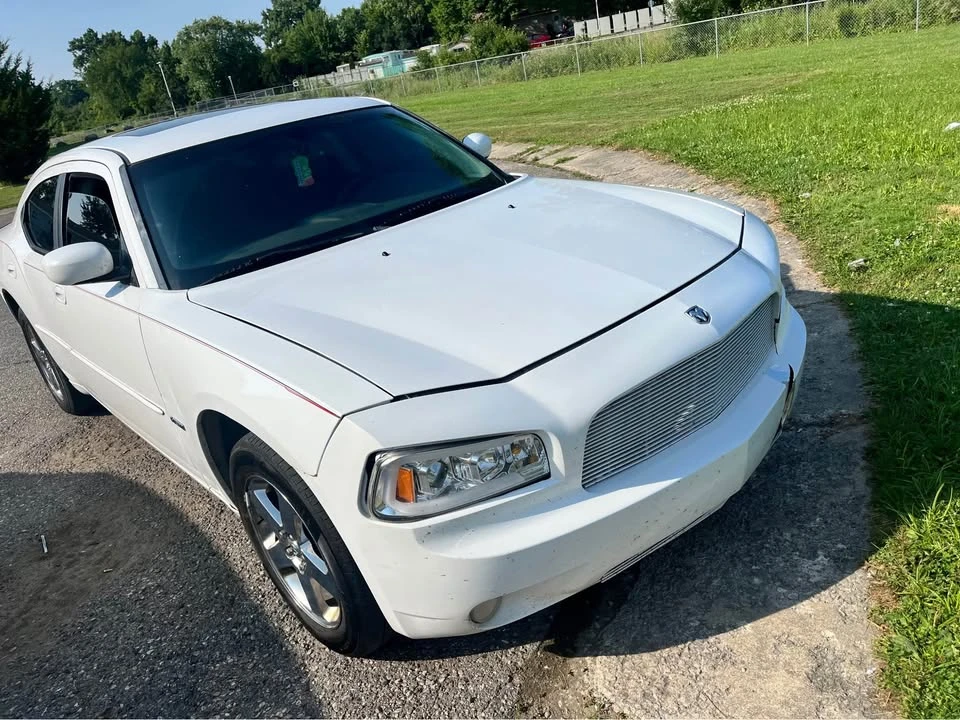 2010 Dodge Charger 6th Gen - Image 2 of 5