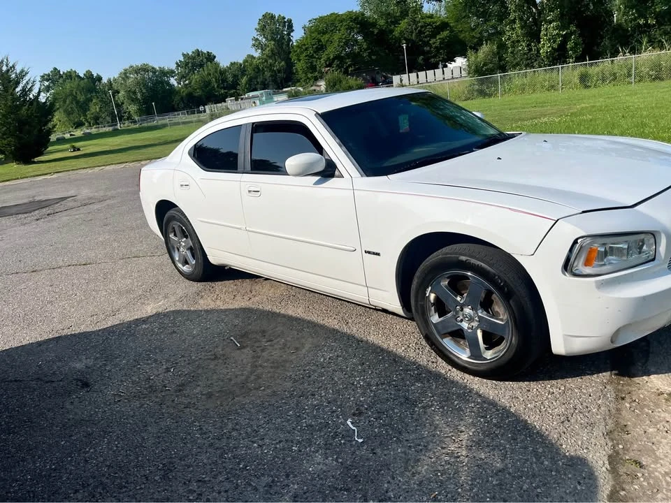 2010 Dodge Charger 6th Gen - Image 3 of 5