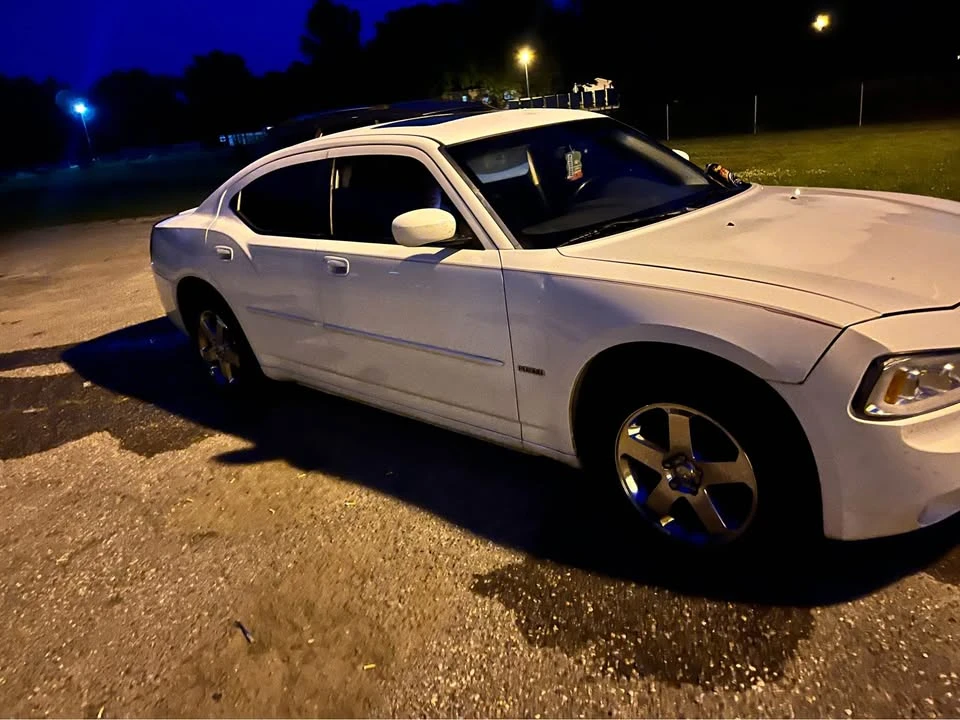 2010 Dodge Charger 6th Gen - Image 4 of 5
