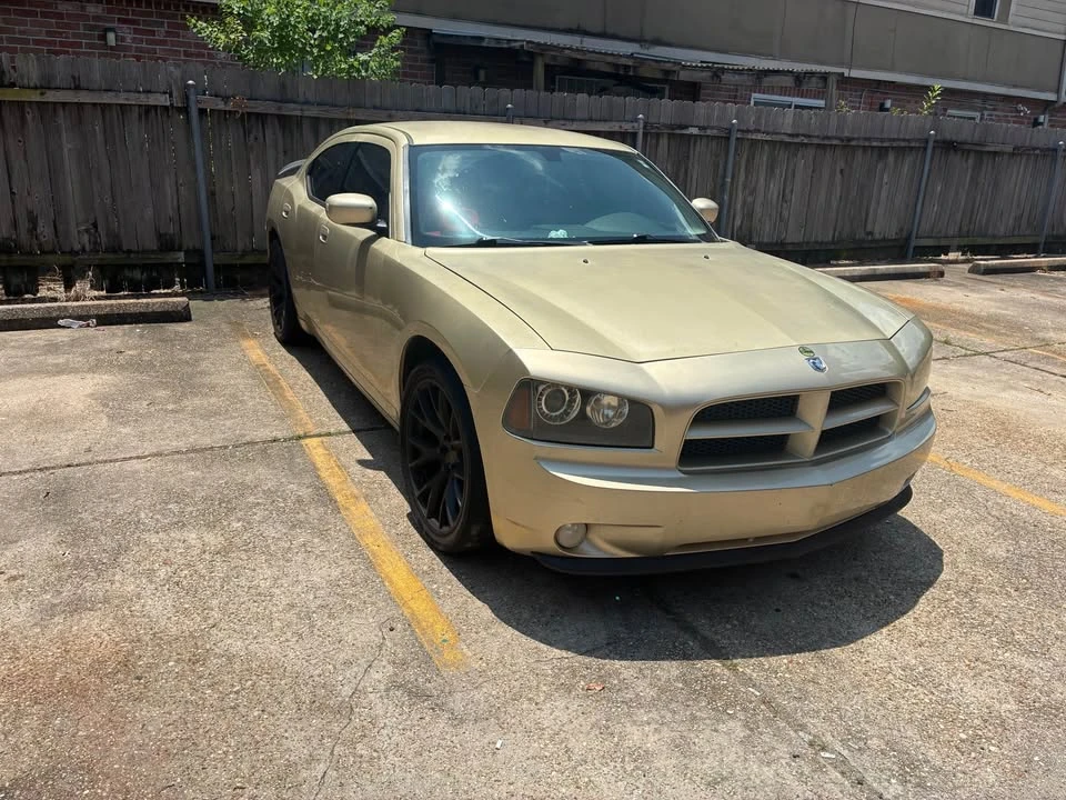 2010 Dodge Charger 6th Gen - Image 2 of 3