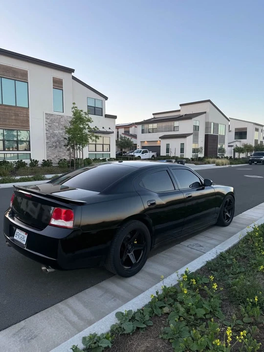 2010 Dodge Charger 6th Gen - Image 2 of 13