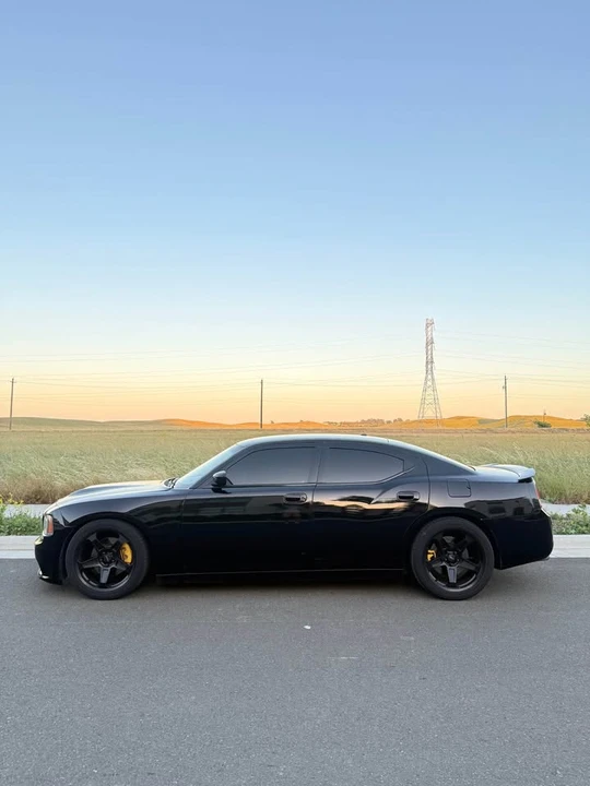 2010 Dodge Charger 6th Gen - Image 5 of 13