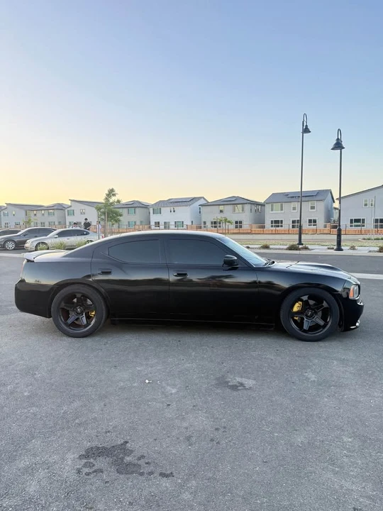 2010 Dodge Charger 6th Gen - Image 3 of 13