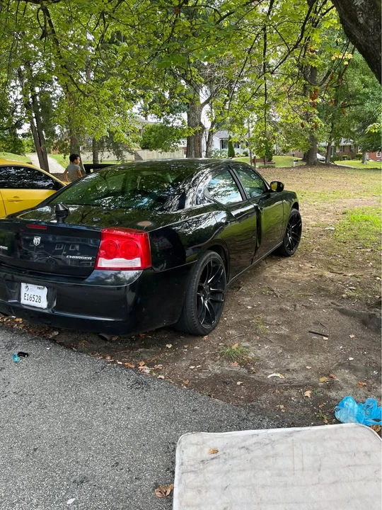 2010 Dodge Charger 6th Gen - Image 4 of 4
